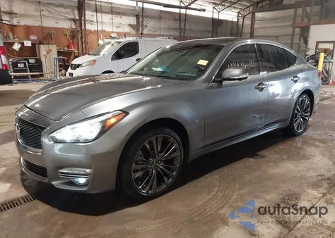 2018 Infiniti Q70 3.7 Luxe z USA, uszkodzony, nr VIN JN1BY1AR8JM220603